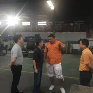 外商参观工厂4